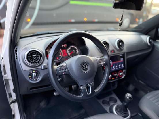 VOLKSWAGEN-SAVEIRO-2013