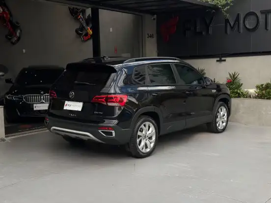 VOLKSWAGEN-TAOS-2022