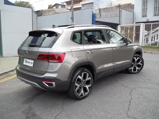 VOLKSWAGEN-TAOS-2024