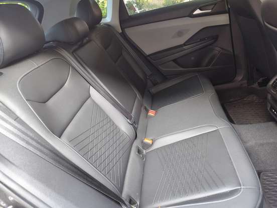 VOLKSWAGEN-TAOS-2023