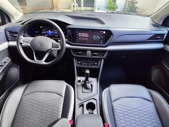 VOLKSWAGEN-TAOS-2023