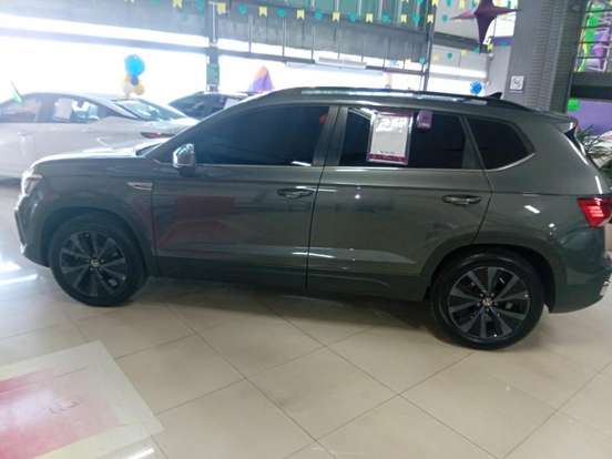 VOLKSWAGEN-TAOS-2025