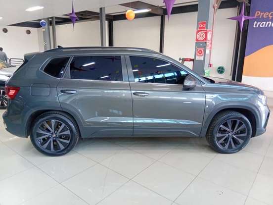 VOLKSWAGEN-TAOS-2025