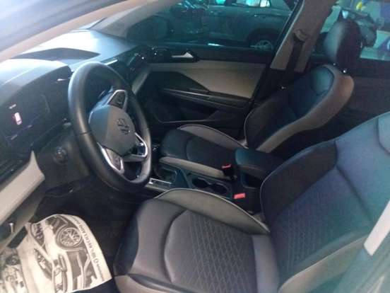 VOLKSWAGEN-TAOS-2025