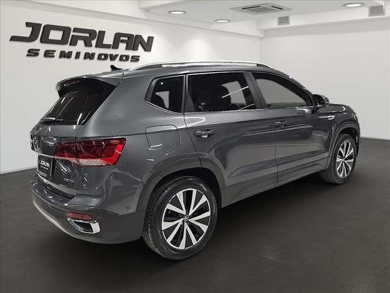 VOLKSWAGEN-TAOS-2023