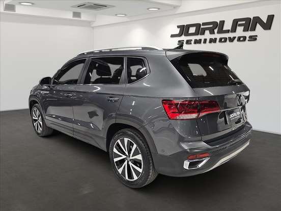 VOLKSWAGEN-TAOS-2023