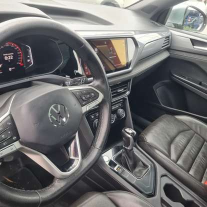VOLKSWAGEN-TAOS-2021