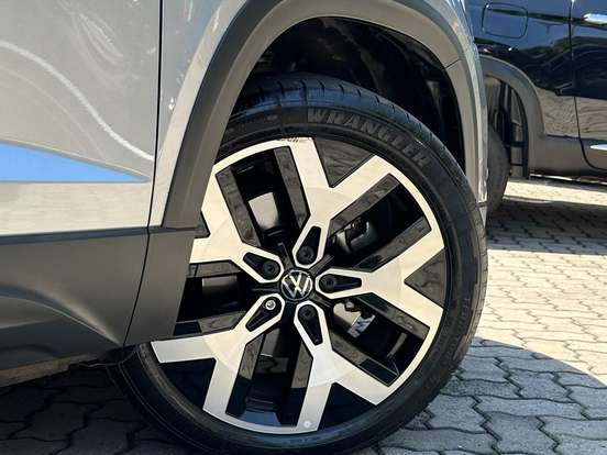 VOLKSWAGEN-TAOS-1.4 250 TSI TOTAL FLEX HIGHLINE AUTOMÁTICO VOLKSWAGEN-TAOS-2025