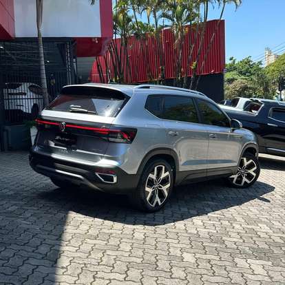VOLKSWAGEN-TAOS-2025