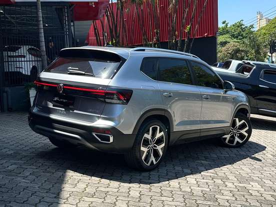 VOLKSWAGEN-TAOS-1.4 250 TSI TOTAL FLEX HIGHLINE AUTOMÁTICO VOLKSWAGEN-TAOS-2025