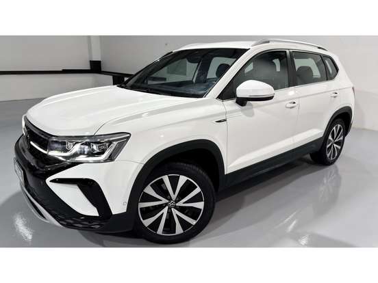 VOLKSWAGEN-TAOS-2023