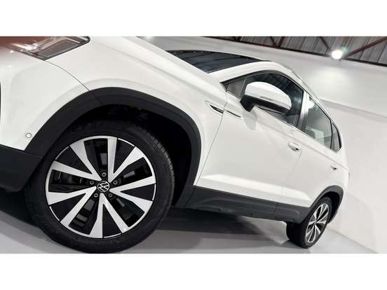 VOLKSWAGEN-TAOS-2023