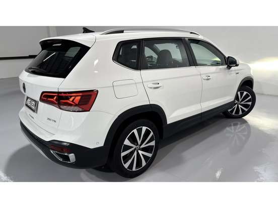 VOLKSWAGEN-TAOS-2023
