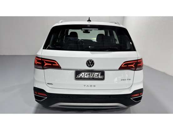VOLKSWAGEN-TAOS-2023