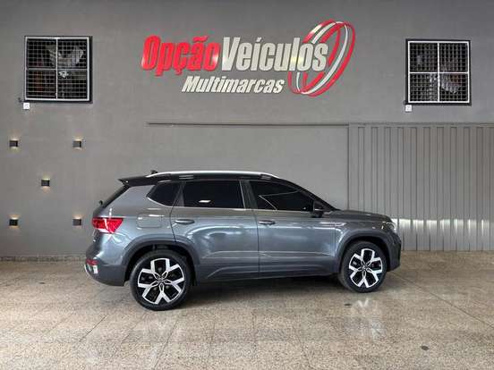 VOLKSWAGEN-TAOS-2023