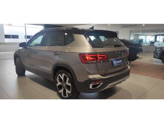 VOLKSWAGEN-TAOS-2024