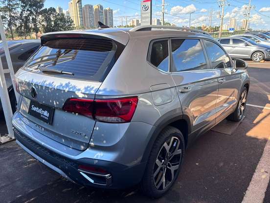 VOLKSWAGEN-TAOS-2025