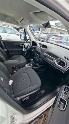 VOLKSWAGEN-TAOS-2025