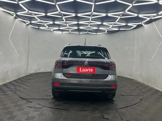 VOLKSWAGEN-T-CROSS-2023