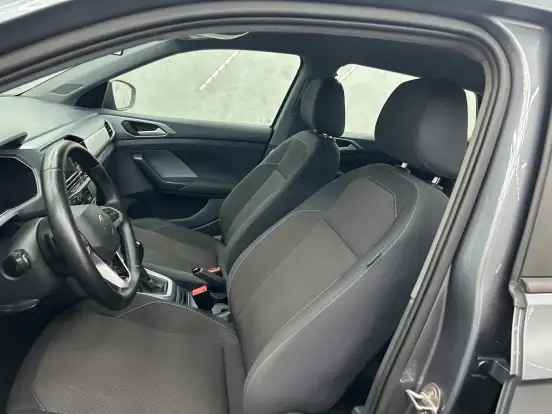 VOLKSWAGEN-T-CROSS-2023