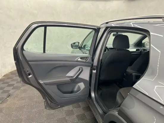 VOLKSWAGEN-T-CROSS-2023