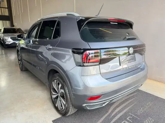 VOLKSWAGEN-T-CROSS-2021