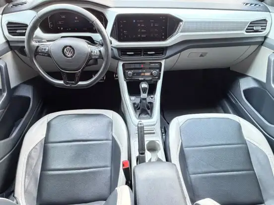 VOLKSWAGEN-T-CROSS-2021