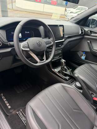 VOLKSWAGEN-T-CROSS-2025