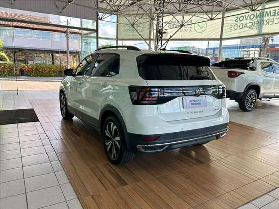 VOLKSWAGEN-T-CROSS-2022