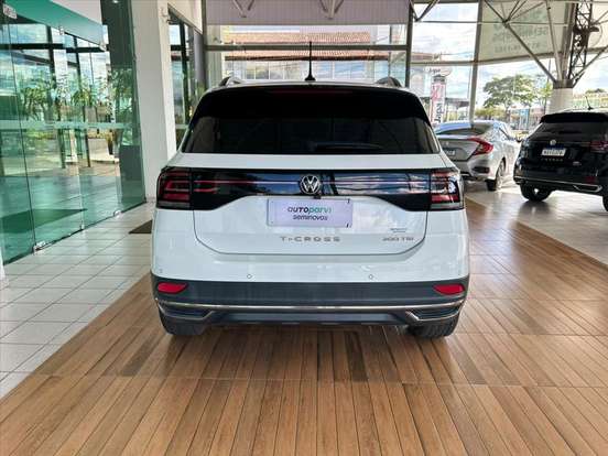 VOLKSWAGEN-T-CROSS-2022