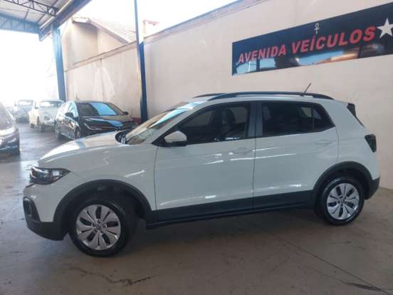 VOLKSWAGEN-T-CROSS-2021