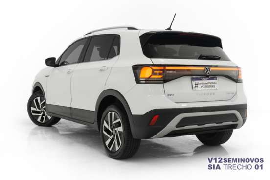VOLKSWAGEN-T-CROSS-2024