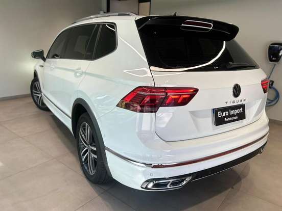 VOLKSWAGEN-TIGUAN-2024