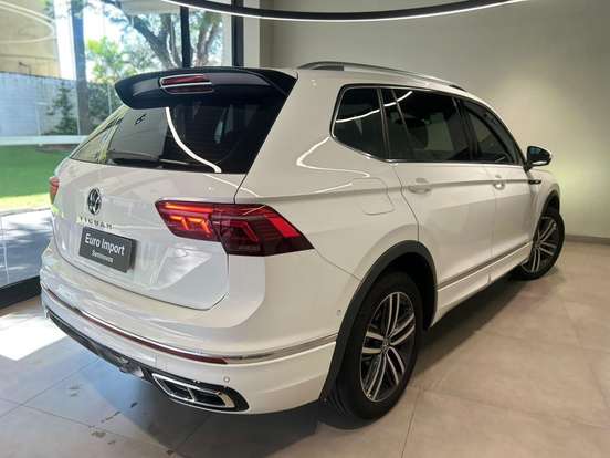 VOLKSWAGEN-TIGUAN-2024