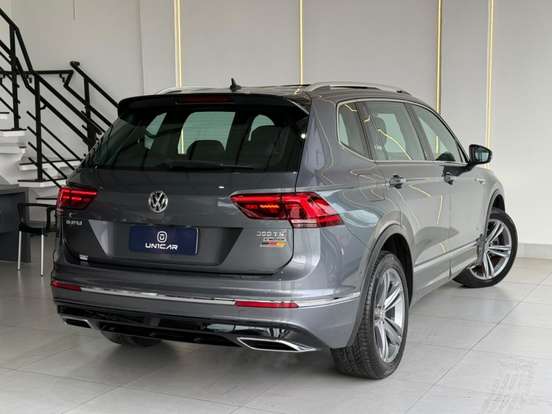 VOLKSWAGEN-TIGUAN-2021