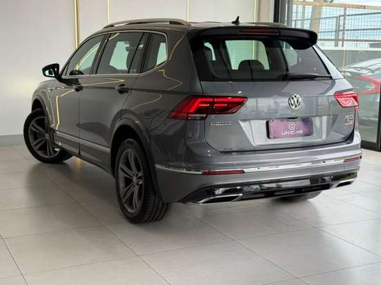 VOLKSWAGEN-TIGUAN-2021