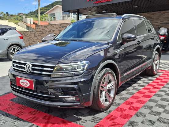 VOLKSWAGEN-TIGUAN-2020