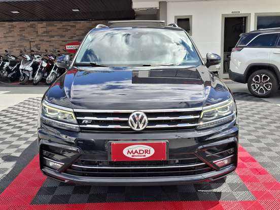 VOLKSWAGEN-TIGUAN-2020