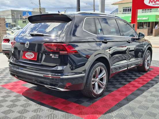 VOLKSWAGEN-TIGUAN-2020