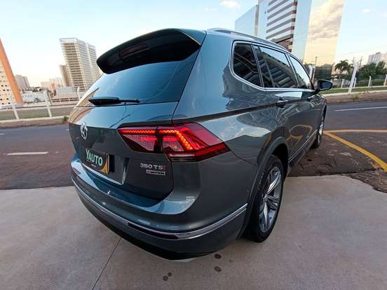 VOLKSWAGEN-TIGUAN-2021