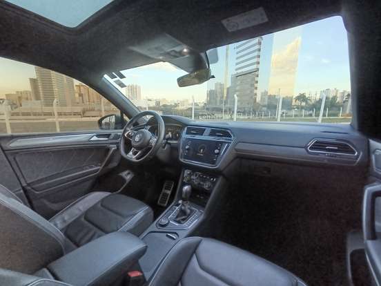 VOLKSWAGEN-TIGUAN-2021