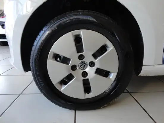 VOLKSWAGEN-UP-2017