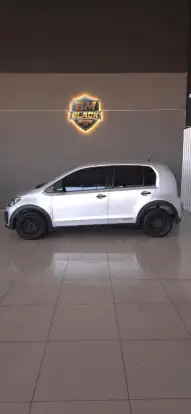 VOLKSWAGEN-UP-2016
