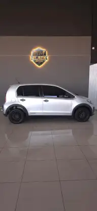 VOLKSWAGEN-UP-2016