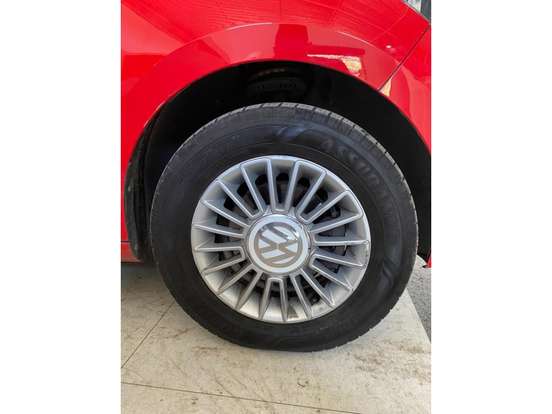 VOLKSWAGEN-UP-2015