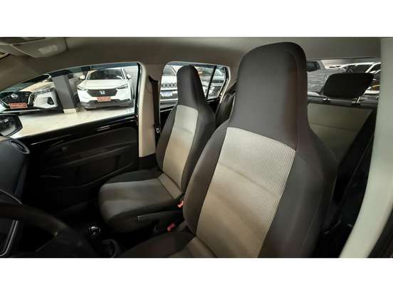 VOLKSWAGEN-UP-2014