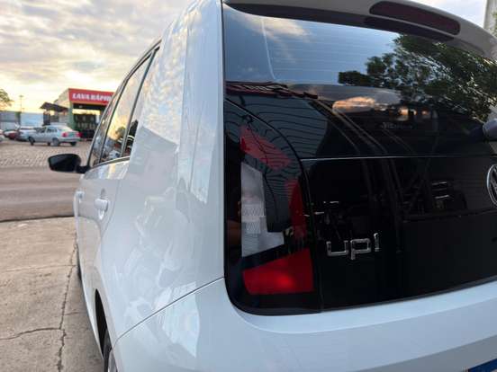 VOLKSWAGEN-UP-2017