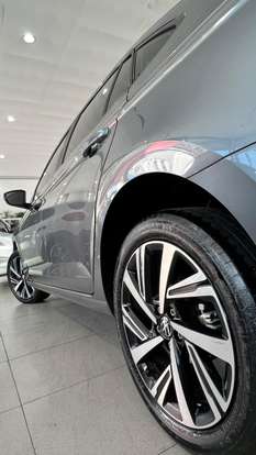 VOLKSWAGEN-VIRTUS-2023