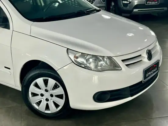 VOLKSWAGEN-VOYAGE-1.0 MI 8V FLEX 4P MANUAL VOLKSWAGEN-VOYAGE-2009