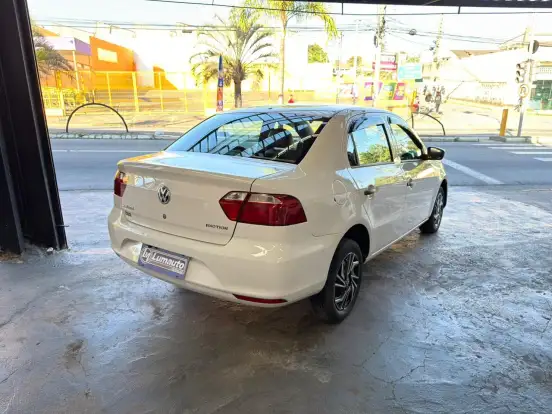 VOLKSWAGEN-VOYAGE-2014